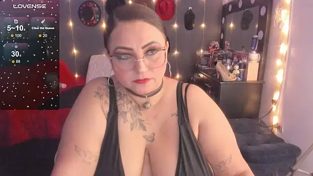 Snapshot of Ivonnee__ chatting on March 14, 2025, 1:48 am Ivonnee   online show from March 14, 2025, 1:48 am