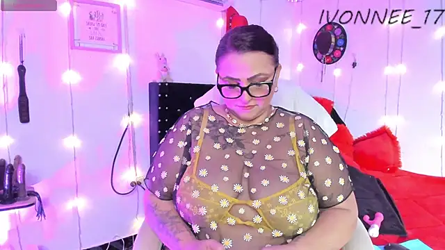 Ivonnee   online show from March 17, 2026, 2:36 am