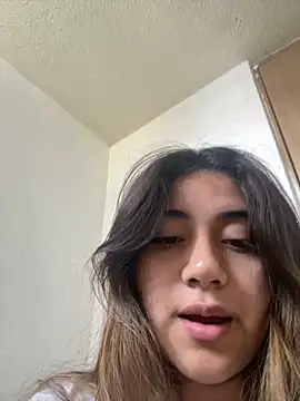 karlynoguez online show from February 14, 2025, 7:12 pm