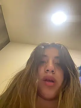 karlynoguez online show from February 20, 2025, 12:52 am