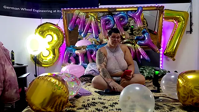 Snapshot of SunshineLexi chatting on October 28, 2025, 3:22 pm SunshineLexi online show from October 28, 2025, 3:22 pm