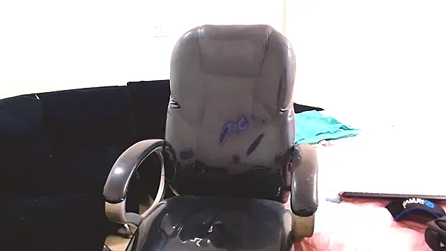 DamiBright online show from March 14, 2025, 6:29 pm