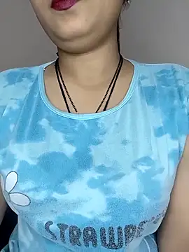 Snapshot of Shanaya_Hotty chatting on October 17, 2025, 8:43 pm Shanaya Hotty online show from October 17, 2025, 8:43 pm