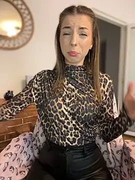 Snapshot of Mia_Ethan chatting on October 8, 2025, 8:27 am Mia Ethan online show from October 8, 2025, 8:27 am