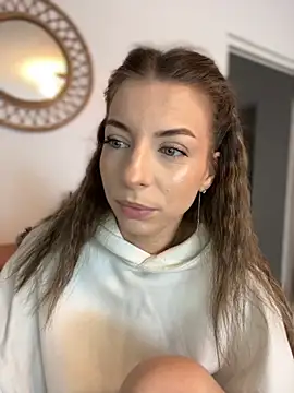 Snapshot of Mia_Ethan chatting on October 5, 2025, 9:11 am Mia Ethan online show from October 5, 2025, 9:11 am