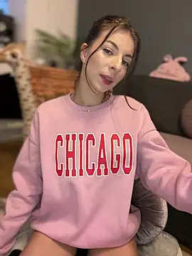 Mia Ethan online show from February 1, 2025, 3:18 pm