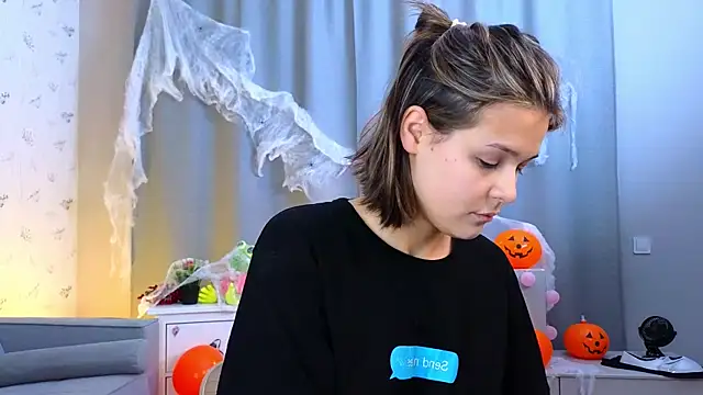 Snapshot of EthalGold chatting on October 29, 2025, 2:54 am EthalGold online show from October 29, 2025, 2:54 am