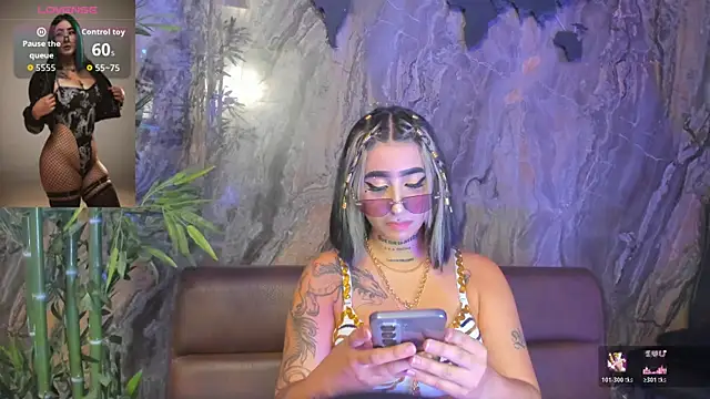 Snapshot of Alahia_Dangelo chatting on October 31, 2025, 2:35 pm Alahia Dangelo online show from October 31, 2025, 2:35 pm