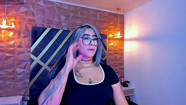 Snapshot of Alahia_Dangelo chatting on October 1, 2025, 11:36 am Alahia Dangelo online show from October 1, 2025, 11:36 am