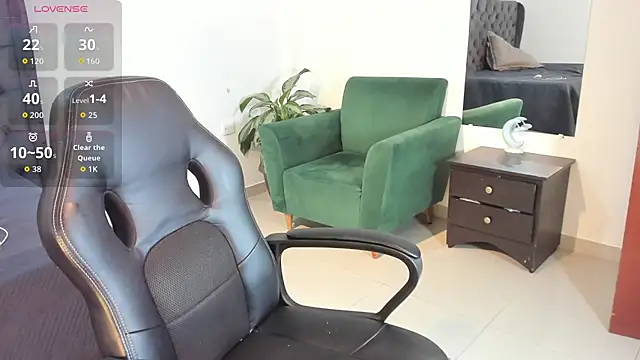 Snapshot of _maria_foxx_ chatting on October 27, 2025, 5:58 pm  maria foxx  online show from October 27, 2025, 5:58 pm