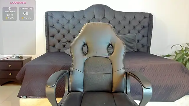 Snapshot of _maria_foxx_ chatting on October 4, 2025, 9:27 pm  maria foxx  online show from October 4, 2025, 9:27 pm