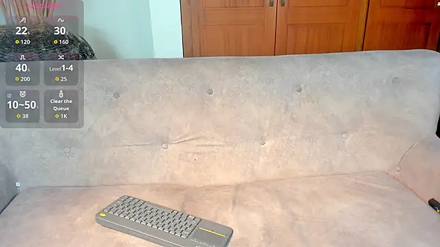  maria foxx  online show from November 6, 2025, 6:12 pm