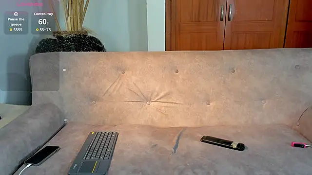 Snapshot of _maria_foxx_ chatting on October 25, 2025, 7:14 pm  maria foxx  online show from October 25, 2025, 7:14 pm