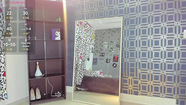  maria foxx  online show from November 13, 2025, 6:23 pm