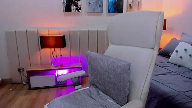 Snapshot of DaniRousse chatting on December 4, 2025, 3:38 am DaniRousse online show from December 4, 2025, 3:38 am