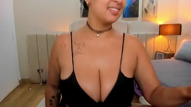 Snapshot of DaniRousse chatting on January 15, 2026, 10:46 pm DaniRousse online show from January 15, 2026, 10:46 pm