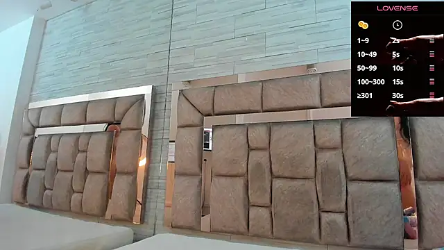 Snapshot of shanon_hughes_ chatting on March 17, 2025, 4:19 am shanon hughes  online show from March 17, 2025, 4:19 am