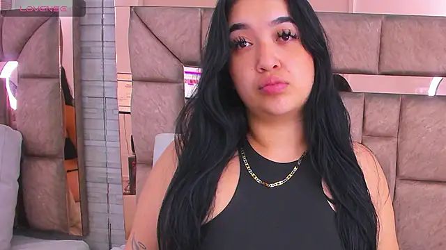 Snapshot of shanon_hughes_ chatting on March 13, 2025, 4:05 am shanon hughes  online show from March 13, 2025, 4:05 am