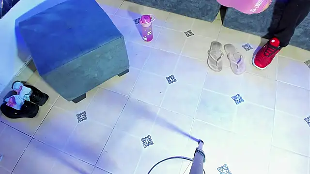 playsgirlhot online show from April 14, 2026, 11:15 am