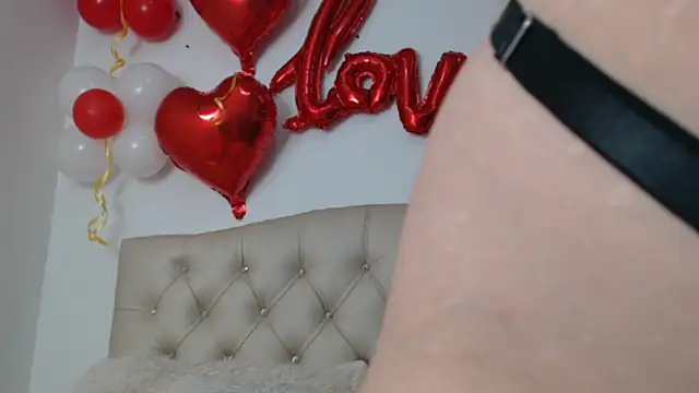 Snapshot of amaranta_f00x chatting on February 12, 2025, 12:33 pm amaranta f00x online show from February 12, 2025, 12:33 pm