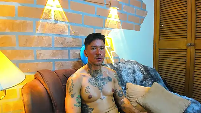 Snapshot of Dylanstonne chatting on March 11, 2025, 11:47 pm Dylanstonne online show from March 11, 2025, 11:47 pm