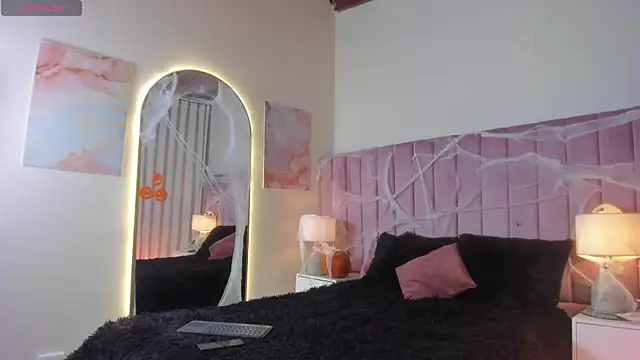 Snapshot of Aleja_arango1 chatting on October 27, 2025, 7:37 pm Aleja arango1 online show from October 27, 2025, 7:37 pm