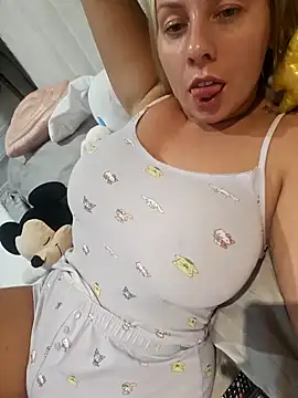 Sparkle2206 online show from October 8, 2025, 9:15 pm