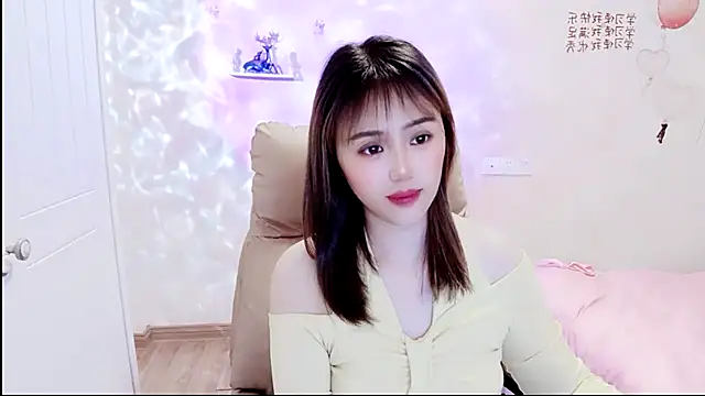 susan-YY online show from December 17, 2024, 12:22 pm