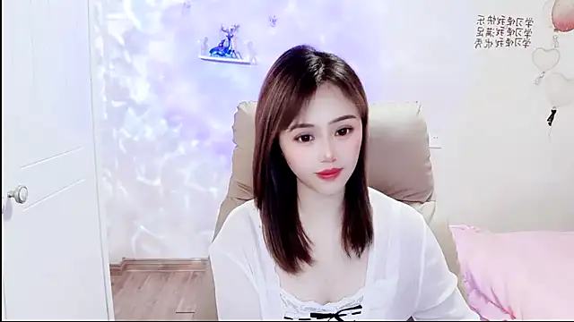 susan-YY online show from December 9, 2024, 10:20 pm