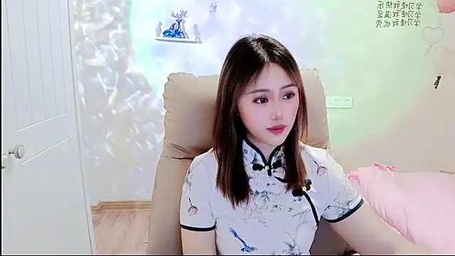 susan-YY online show from December 18, 2024, 4:09 am