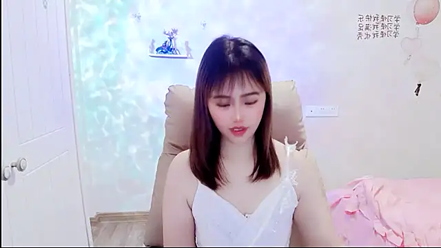 susan-YY online show from December 23, 2024, 2:07 pm