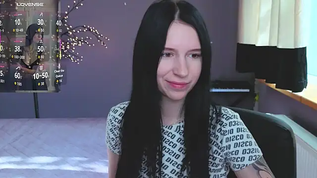 KarolinaBlacks online show from May 16, 2026, 5:28 am