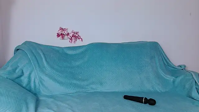 bellaa love  online show from February 12, 2026, 12:21 am