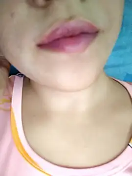 Snapshot of Anki-doll chatting on October 30, 2025, 5:39 am Anki-doll online show from October 30, 2025, 5:39 am