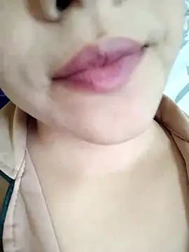 Snapshot of Anki-doll chatting on October 5, 2025, 5:53 am Anki-doll online show from October 5, 2025, 5:53 am