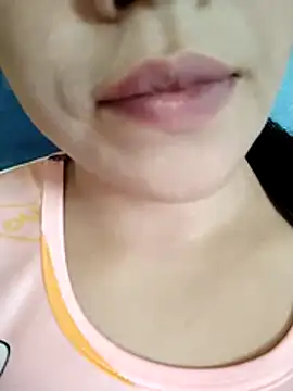 Snapshot of Anki-doll chatting on October 24, 2025, 5:39 am Anki-doll online show from October 24, 2025, 5:39 am