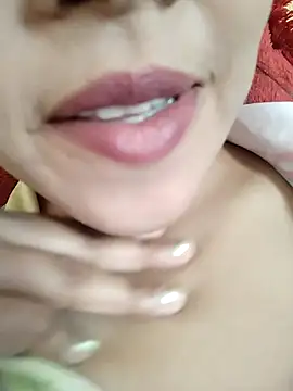 Snapshot of Anki-doll chatting on March 20, 2025, 9:04 am Anki-doll online show from March 20, 2025, 9:04 am