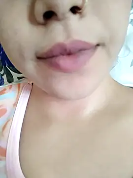 Snapshot of Anki-doll chatting on October 1, 2025, 6:07 am Anki-doll online show from October 1, 2025, 6:07 am