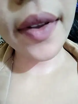 Snapshot of Anki-doll chatting on October 3, 2025, 6:48 am Anki-doll online show from October 3, 2025, 6:48 am