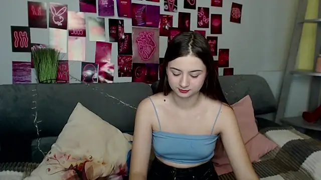 MilanaRoza online show from October 3, 2025, 4:47 am