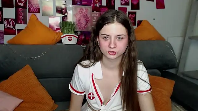 MilanaRoza online show from November 1, 2025, 6:02 pm