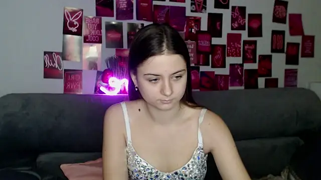 MilanaRoza online show from November 17, 2025, 2:10 pm