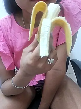 XSanaya online show from February 6, 2025, 1:43 pm