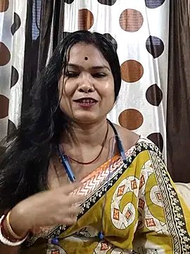 yoursweety09 online show from April 4, 2026, 7:37 am