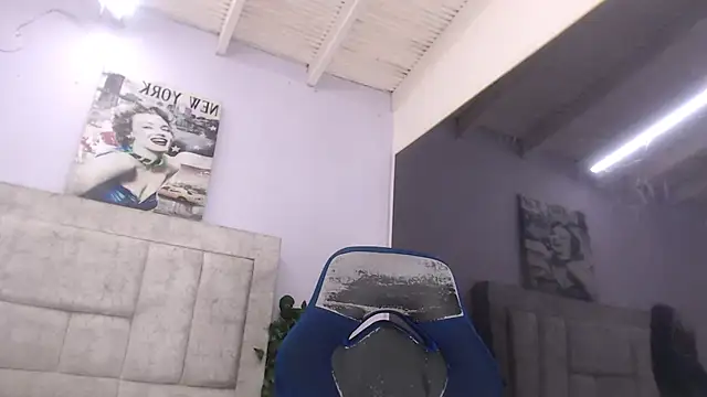 Snapshot of Eban_Dustan chatting on September 30, 2025, 4:46 pm Eban Dustan online show from September 30, 2025, 4:46 pm