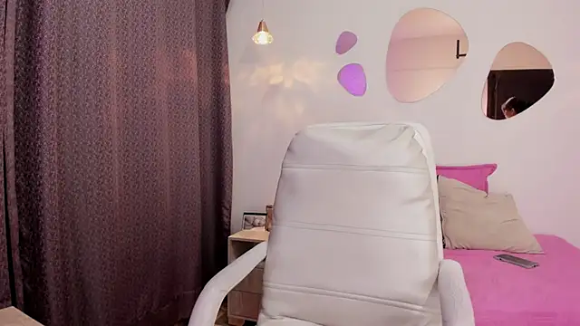 Vioolletta online show from September 17, 2025, 6:54 pm