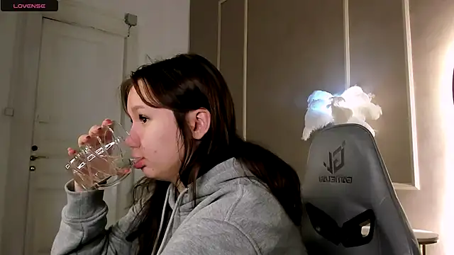 Snapshot of Alisia_Mars chatting on September 18, 2025, 5:32 am Alisia Mars online show from September 18, 2025, 5:32 am