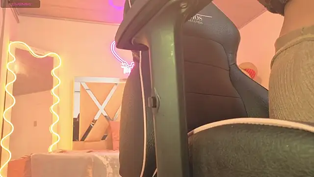 Snapshot of Laylafoxy_tay chatting on October 25, 2025, 3:28 am Laylafoxy tay online show from October 25, 2025, 3:28 am