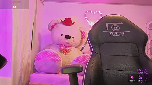 Snapshot of Laylafoxy_tay chatting on September 27, 2025, 3:23 am Laylafoxy tay online show from September 27, 2025, 3:23 am