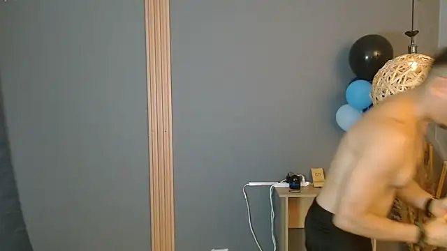 Snapshot of Reiko_85_ chatting on April 20, 2026, 2:29 pm Reiko 85 online show from April 20, 2026, 2:29 pm